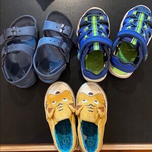 Toddler size 8 boy shoes